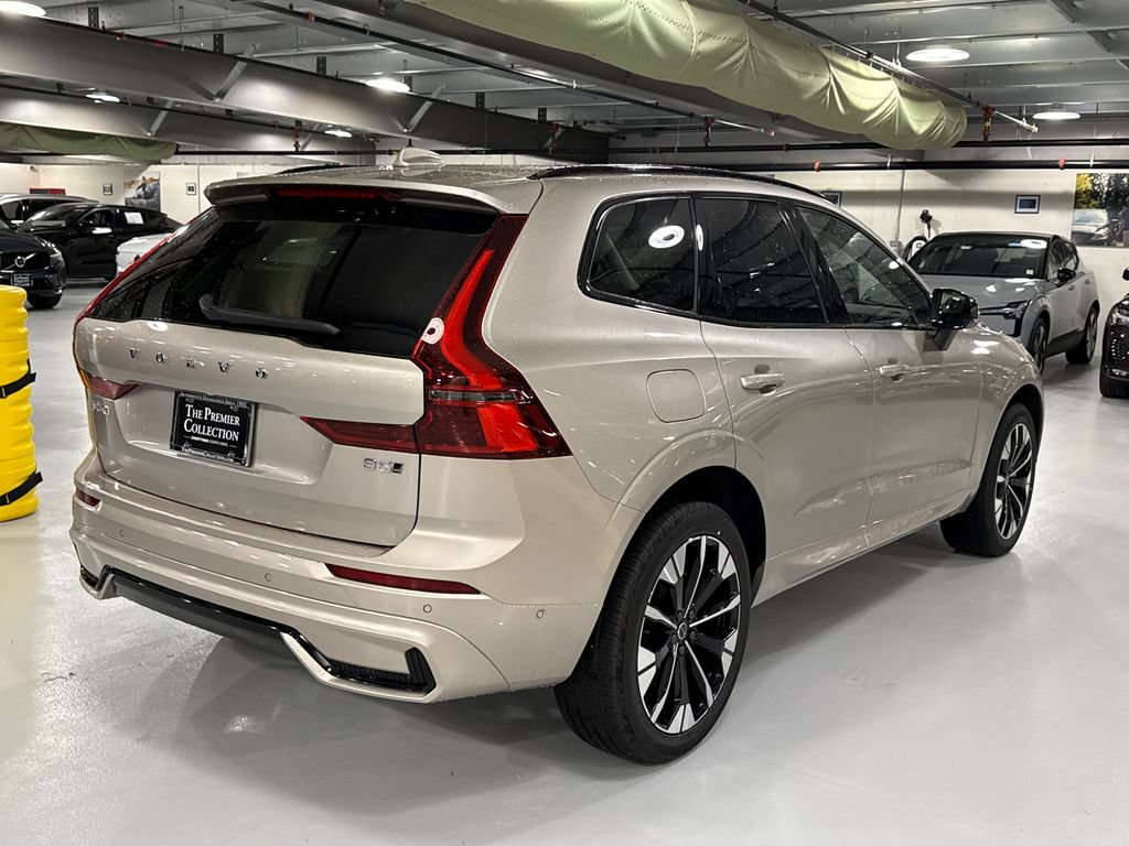 Used 2026 Volvo XC60 B5 Plus w/ Climate Package AWD/4WD image 2