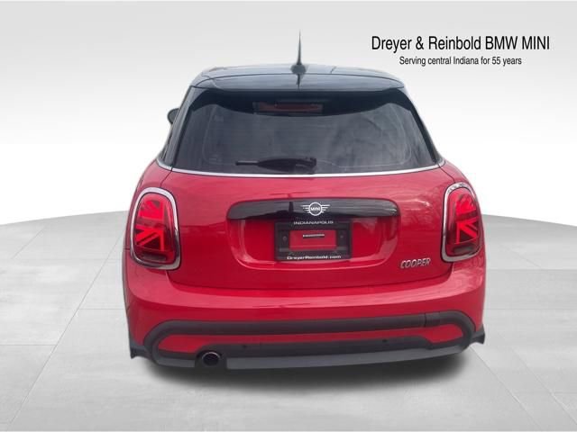 Used 2022 MINI Cooper 4-Door Hardtop image 6