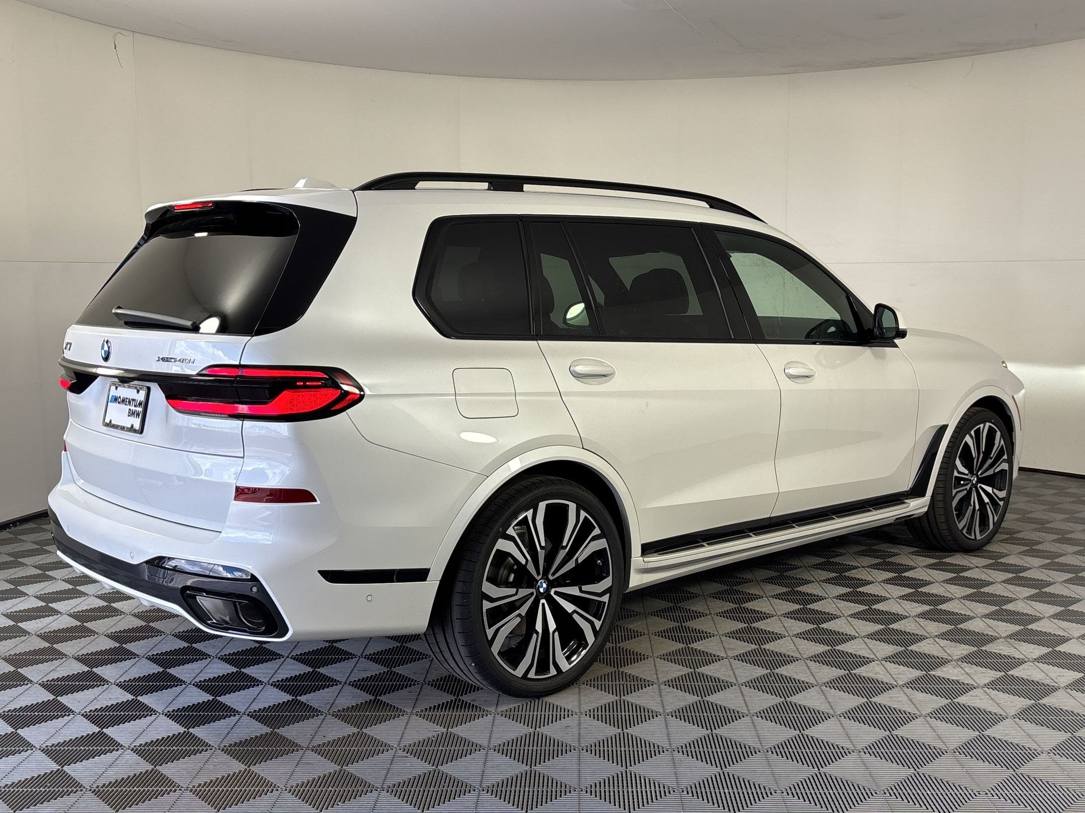 New 2027 BMW X7 xDrive40i w/ Executive Package AWD/4WD image 9