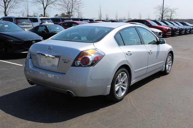 Used 2011 Nissan Altima 3.5 SR image 3