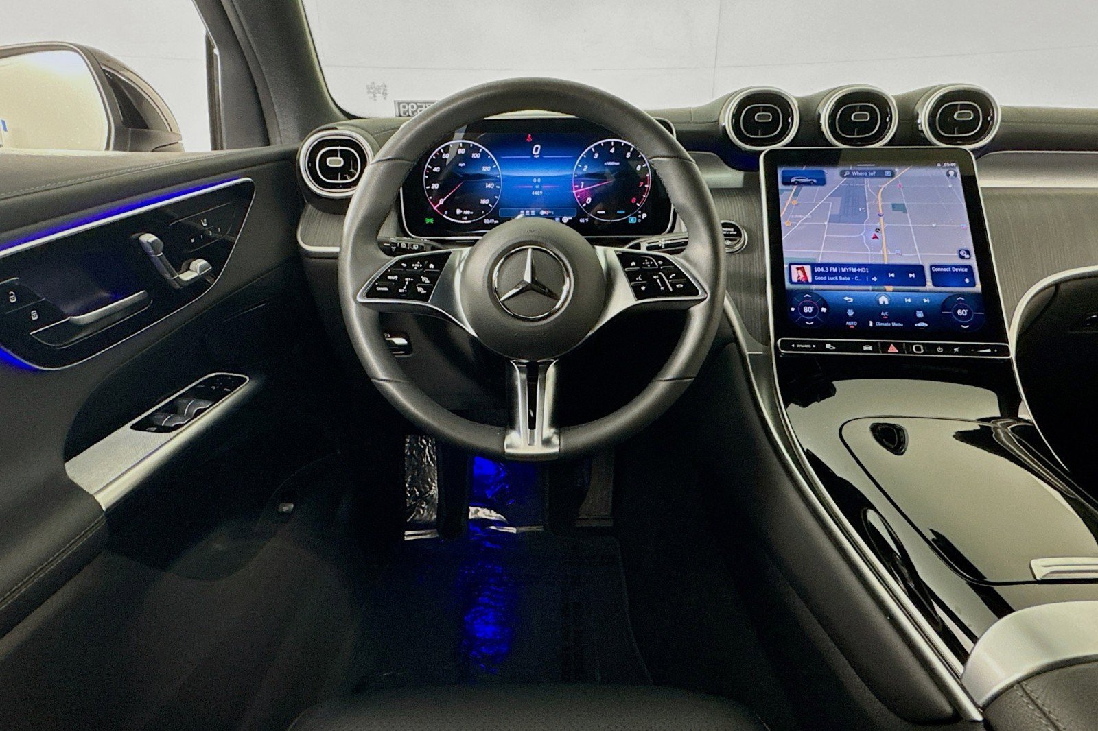 Certified 2025 Mercedes-Benz GLC 300 image 5