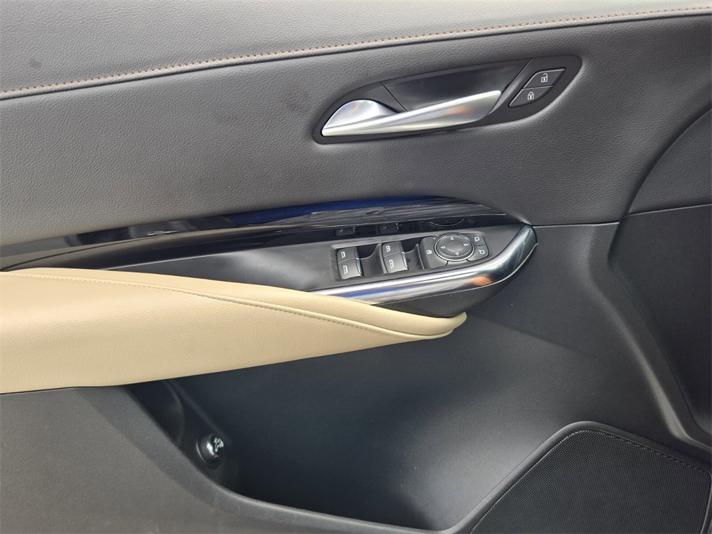 Used 2024 Cadillac XT4 Luxury w/ Cold Weather Package image 30