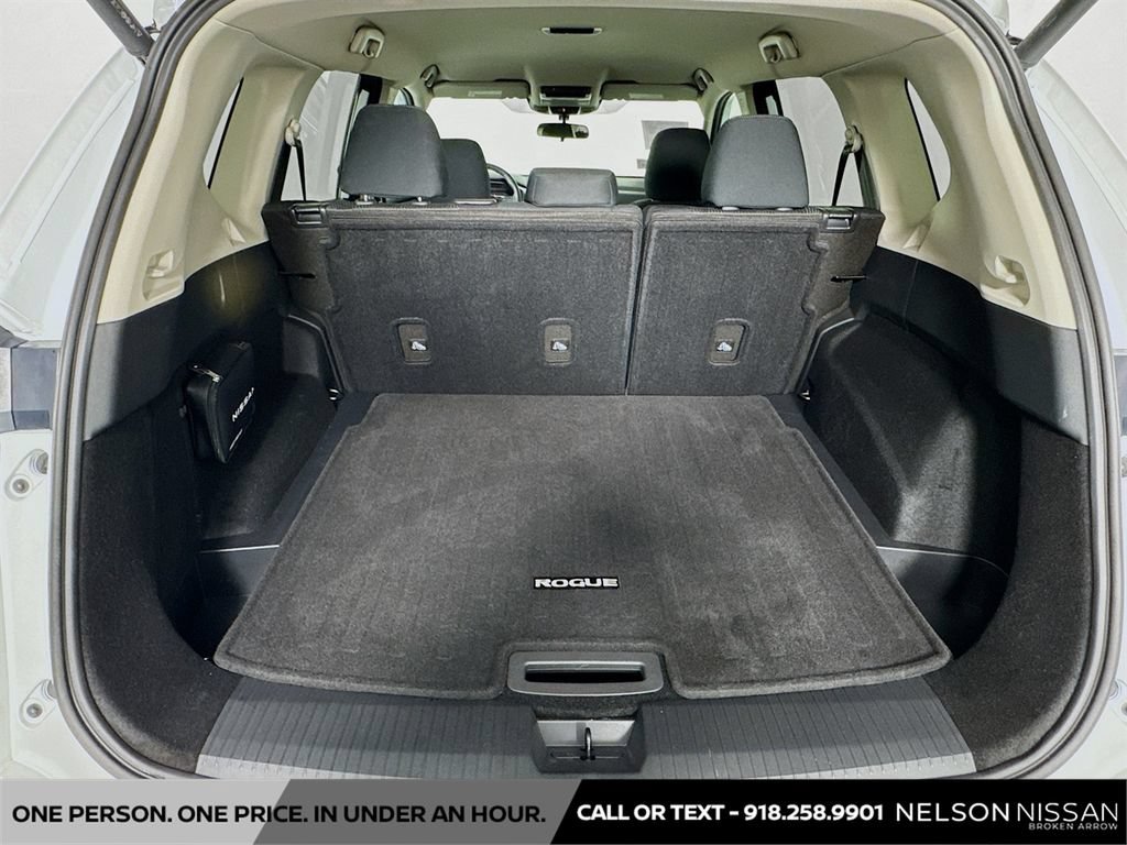 Certified 2026 Nissan Rogue SV FWD image 23