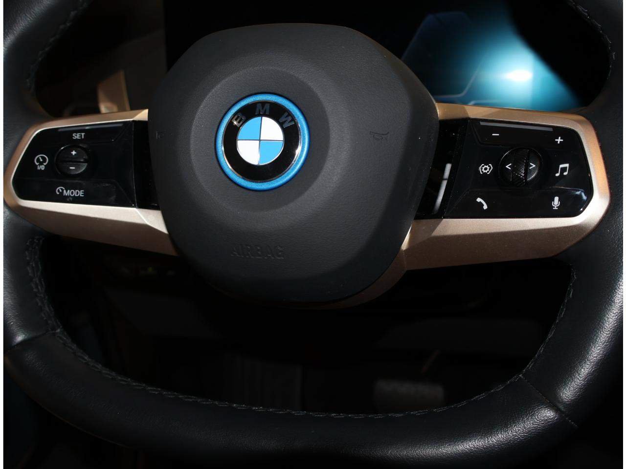 Certified 2024 BMW iX xDrive50 w/ Premium Package AWD/4WD image 21