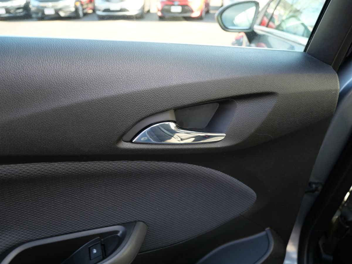 Used 2018 Chevrolet Cruze LT w/ Convenience Package FWD image 24