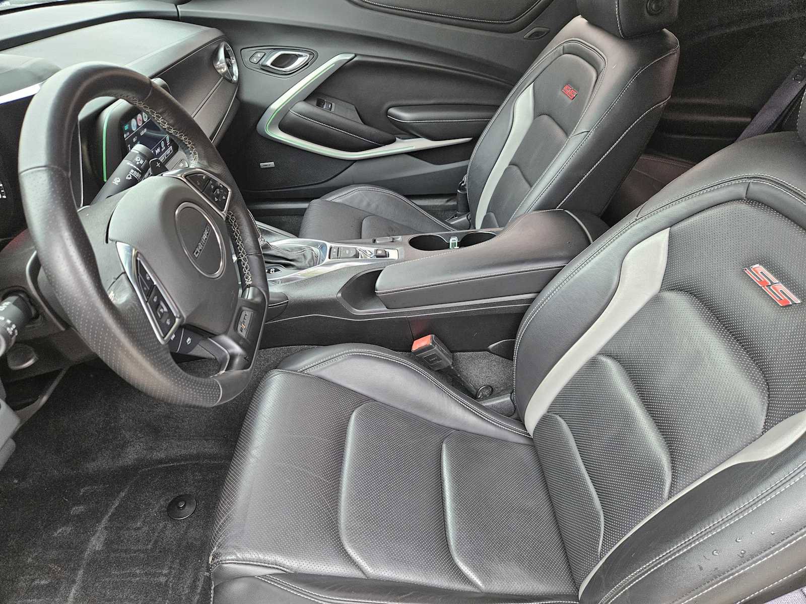 Used 2017 Chevrolet Camaro SS RWD image 12