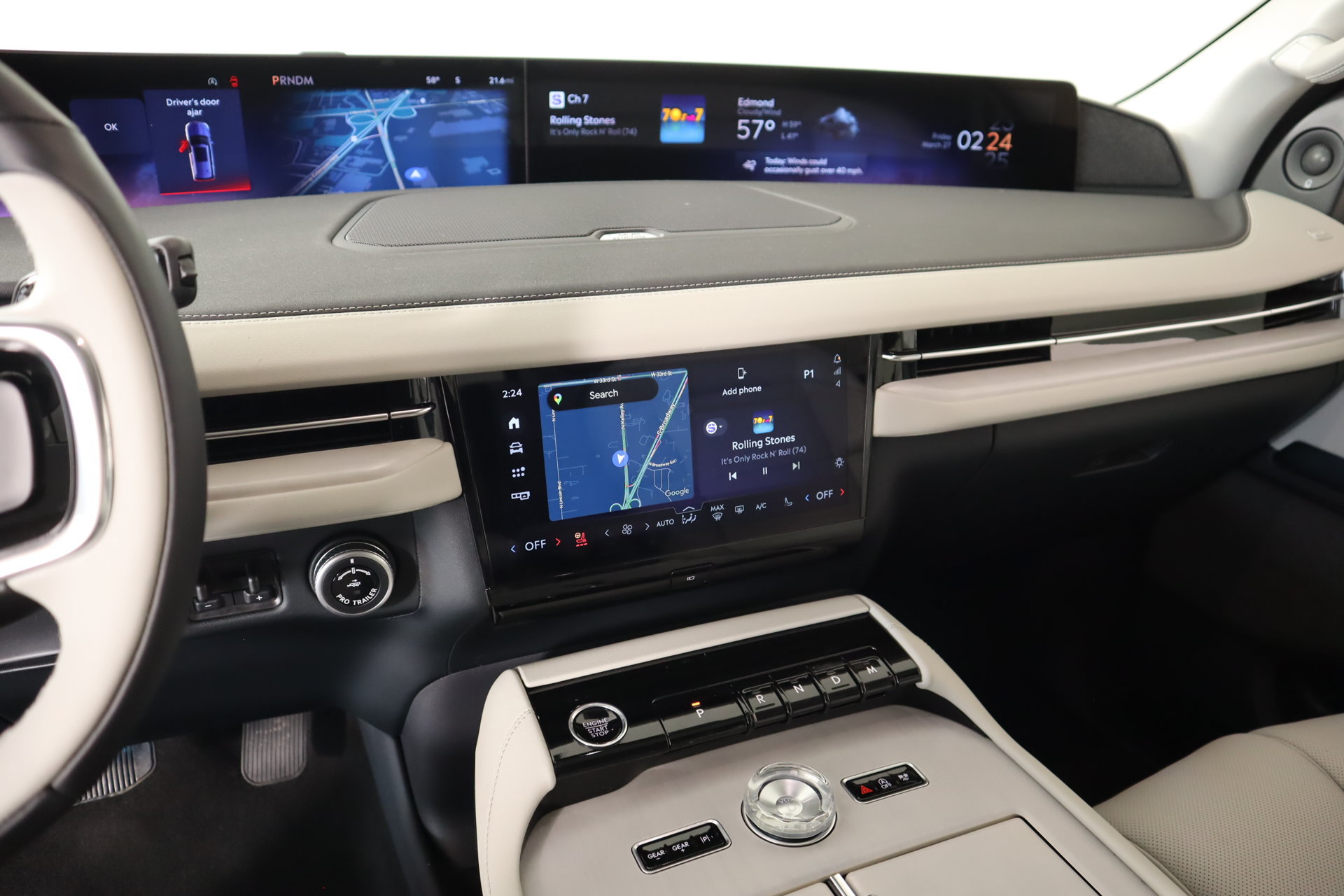 New 2026 Lincoln Navigator Reserve w/ Jet Appearance Package AWD/4WD image 5