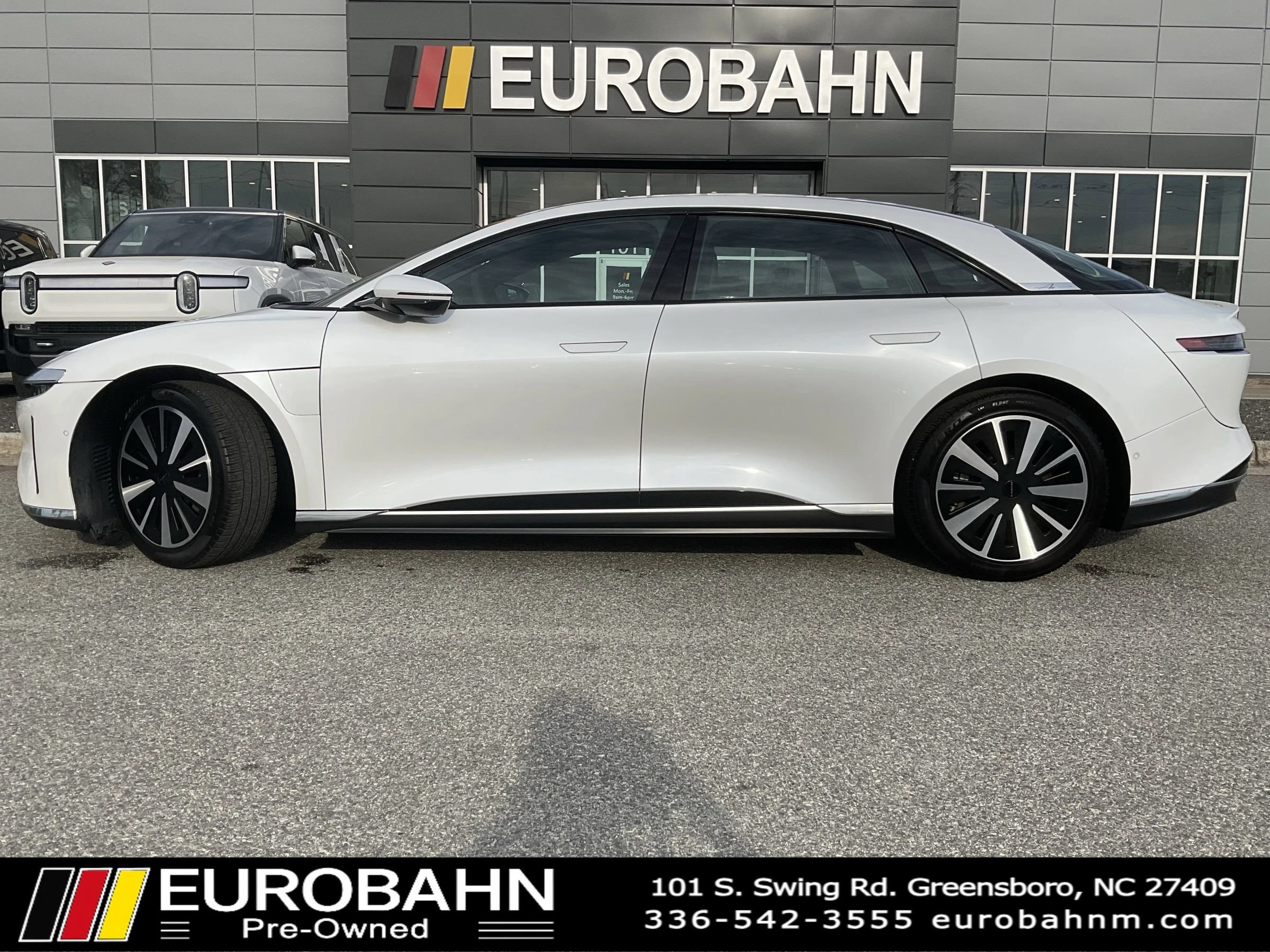 Used 2024 Lucid Air Pure RWD image 2