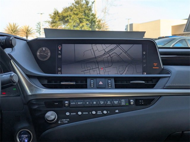 Used 2021 Lexus ES 300h w/ Premium Package image 17