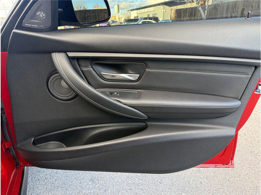 Used 2018 BMW M3 RWD image 39