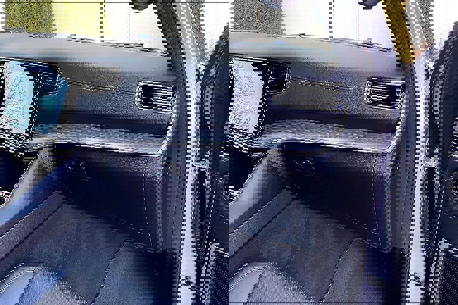 Used 2024 Jeep Wagoneer L Series III w/ Flexible Seating Group image 19