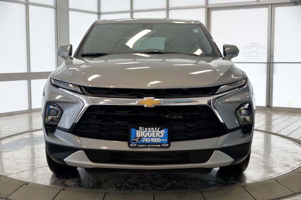 Used 2023 Chevrolet Blazer LT image 3