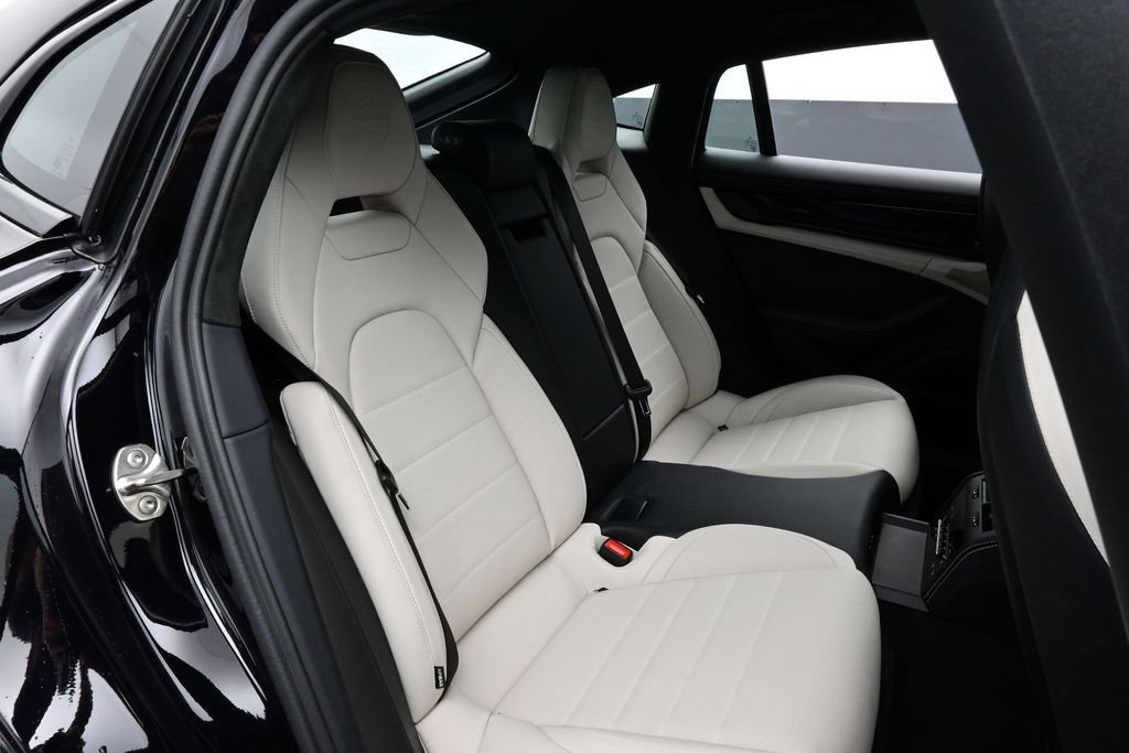 New 2026 Porsche Panamera GTS AWD/4WD image 17