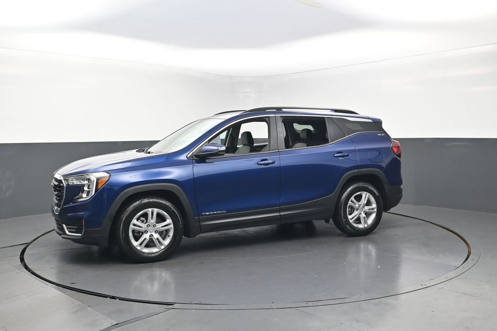 Used 2023 GMC Terrain SLE w/ Driver Convenience Package FWD image 10