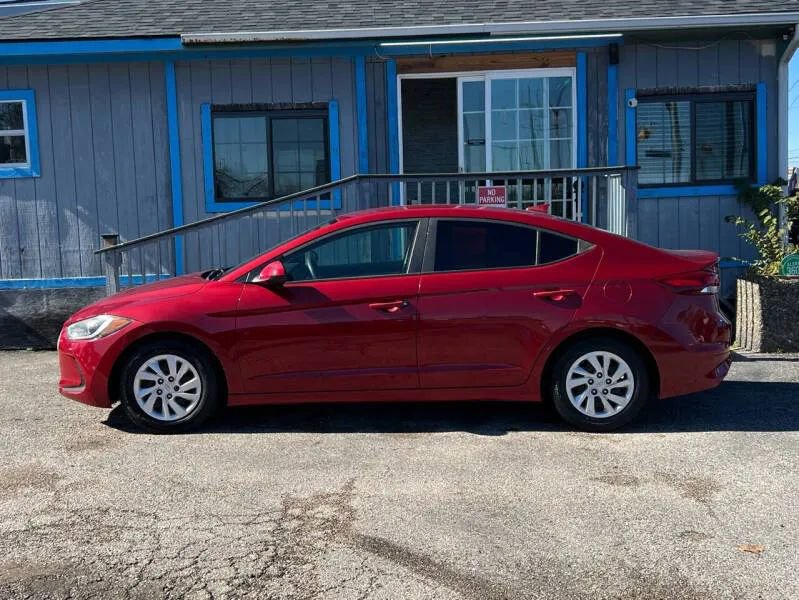 Used 2017 Hyundai Elantra SE image 8