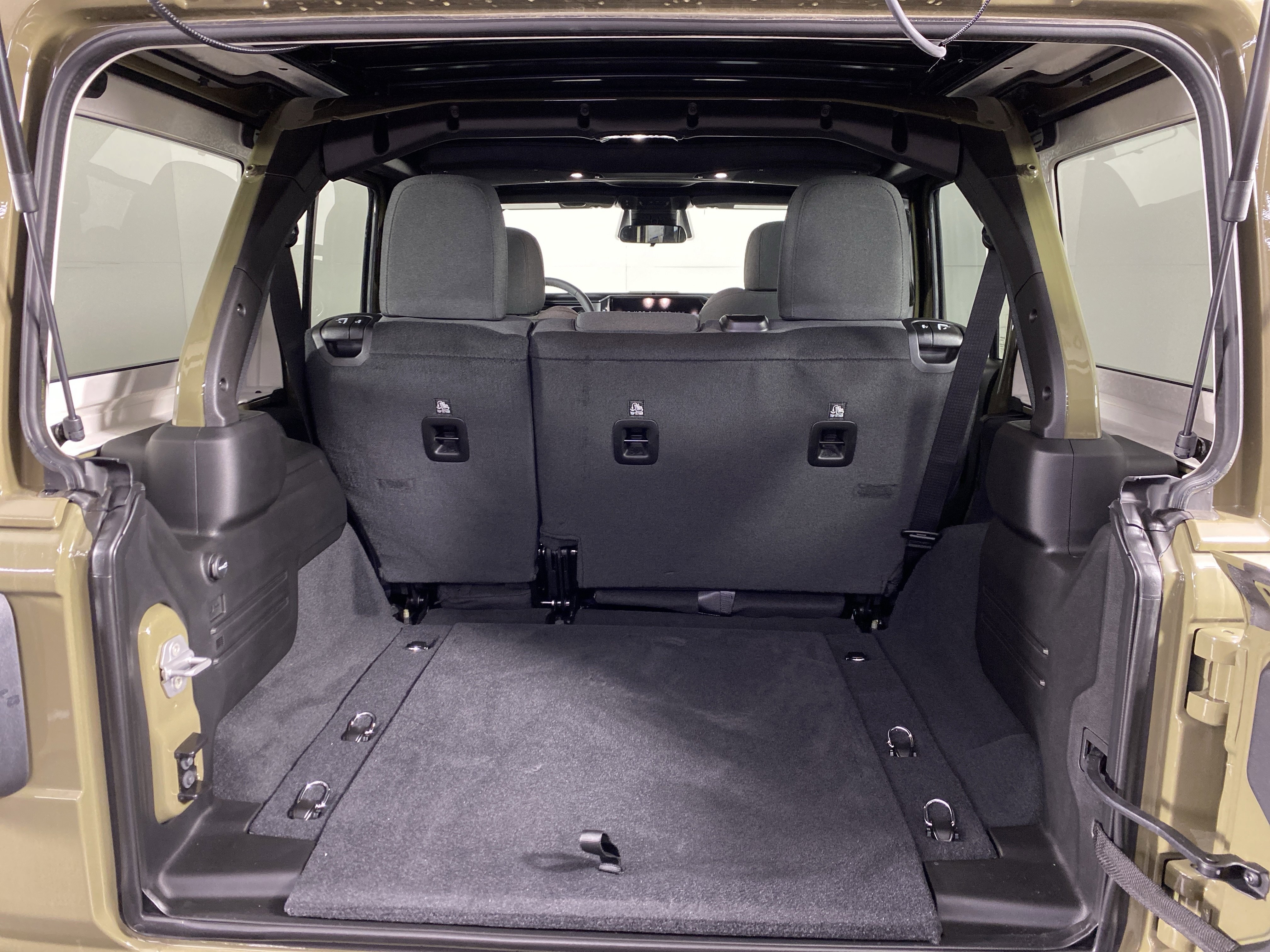 New 2026 Jeep Wrangler Unlimited Sport image 32