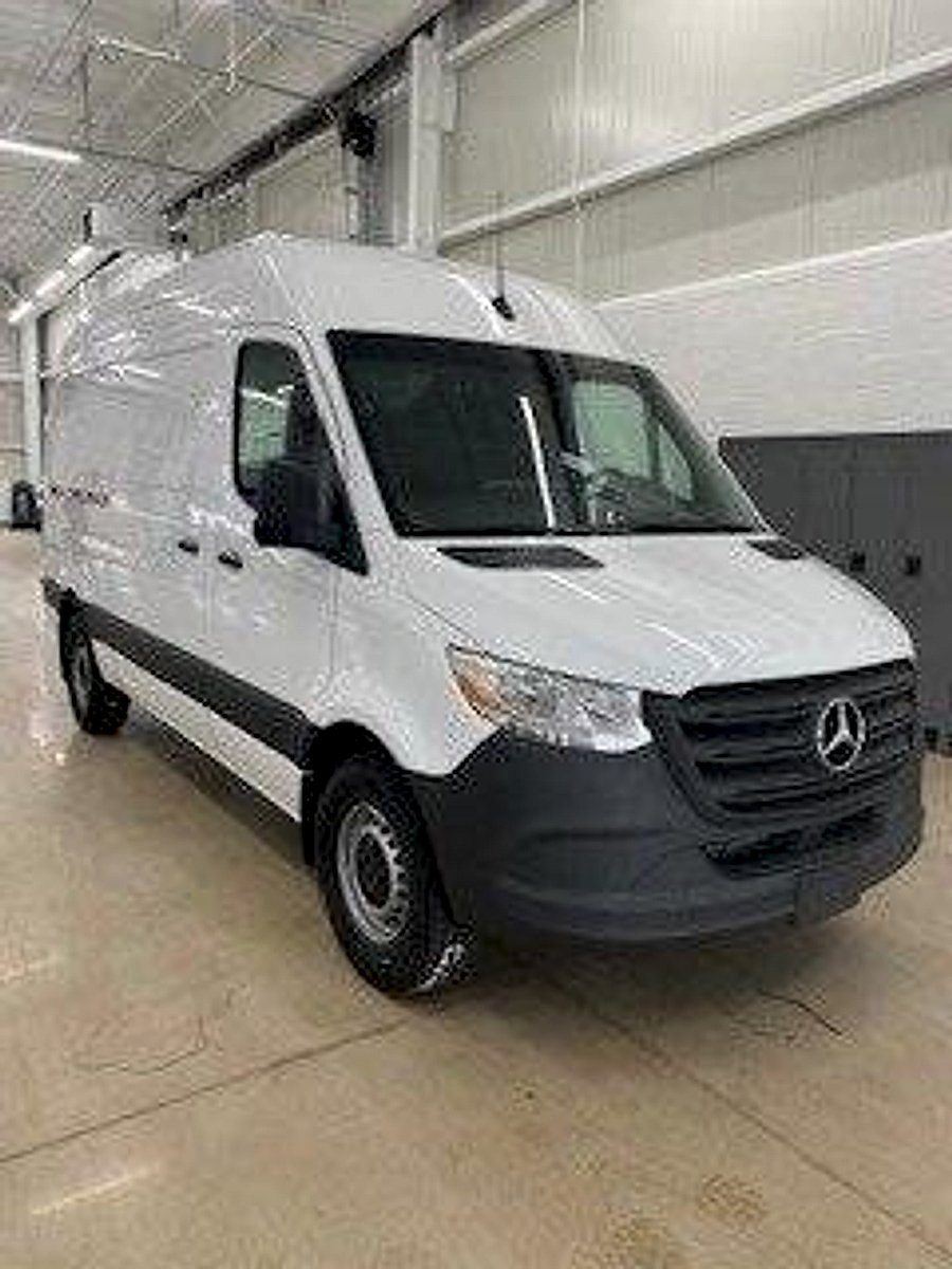 New 2025 Mercedes-Benz Sprinter 2500 image 2