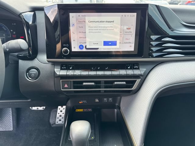 Used 2025 Toyota Camry SE w/ Convenience Package FWD image 25
