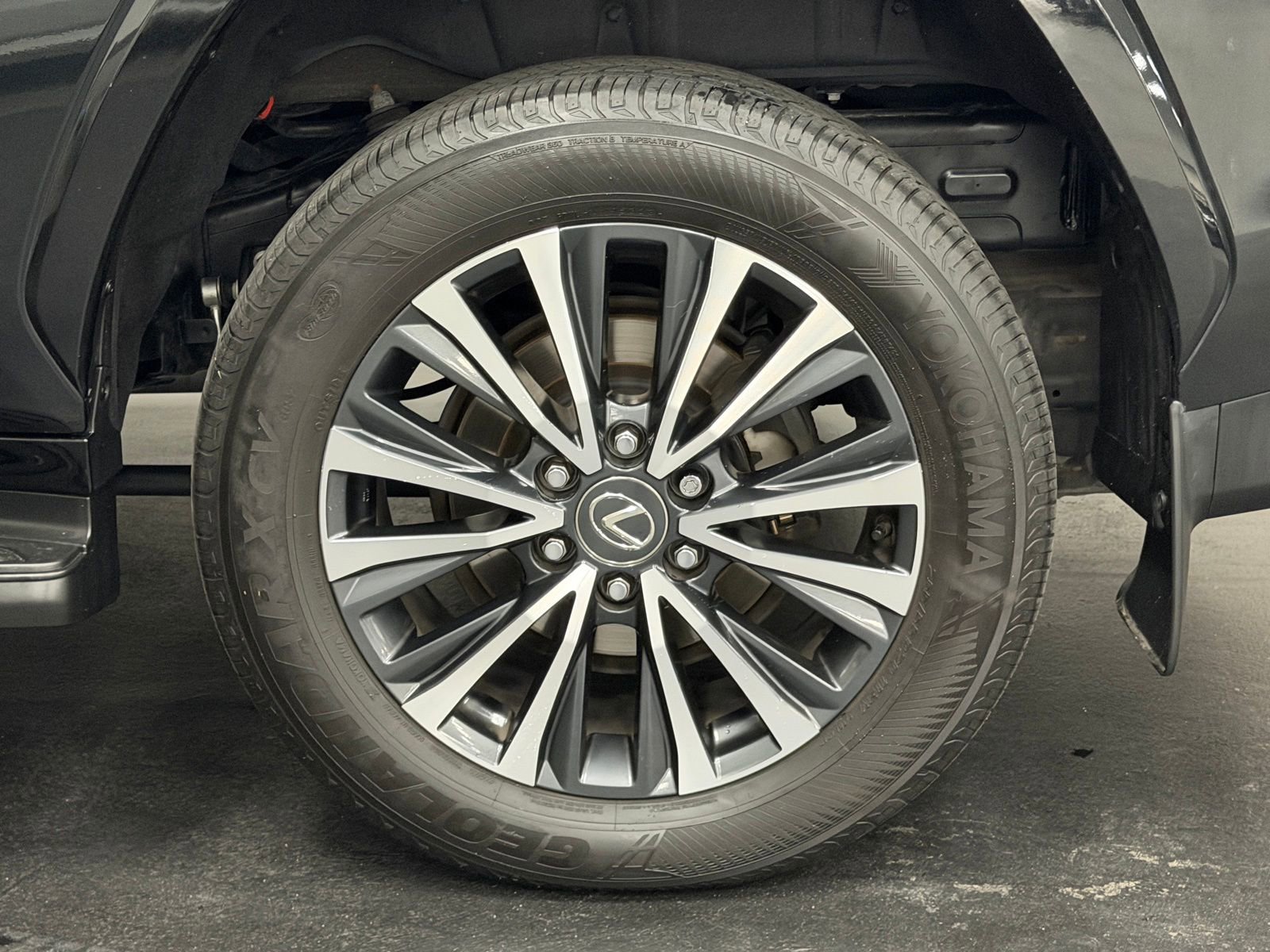 Used 2024 Lexus LX 600 4WD w/ Interior Upgrade Package image 17