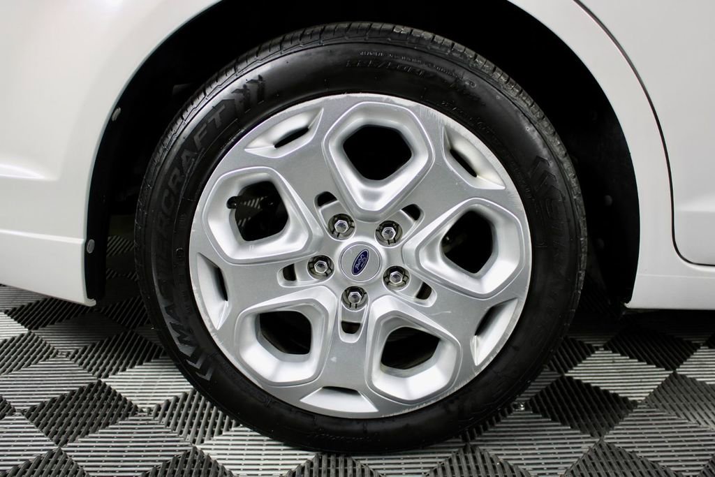 Used 2010 Ford Fusion SE image 9
