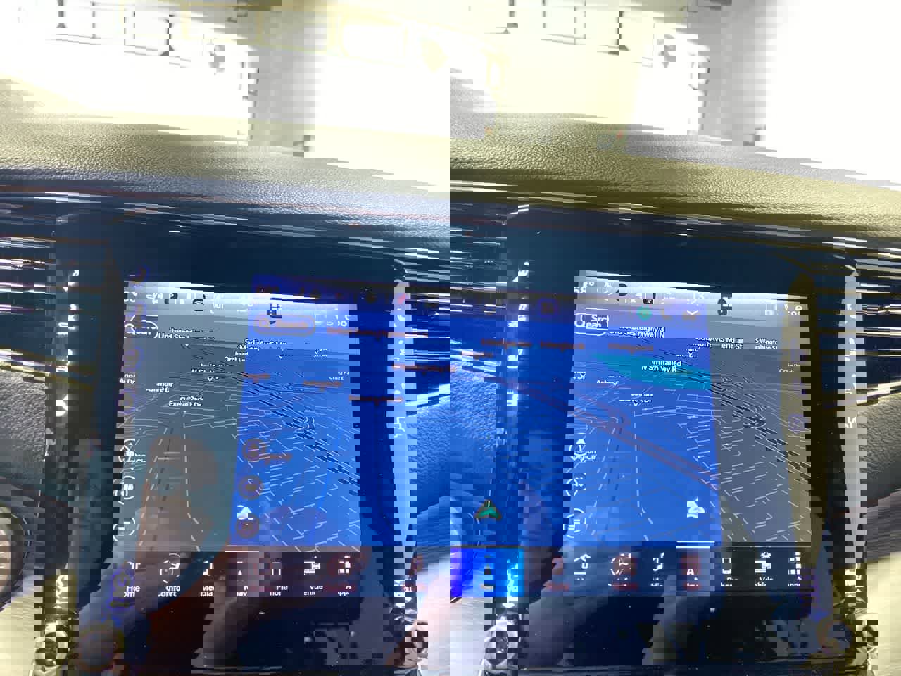 Used 2024 Jeep Wagoneer L Series III w/ Flexible Seating Group image 20