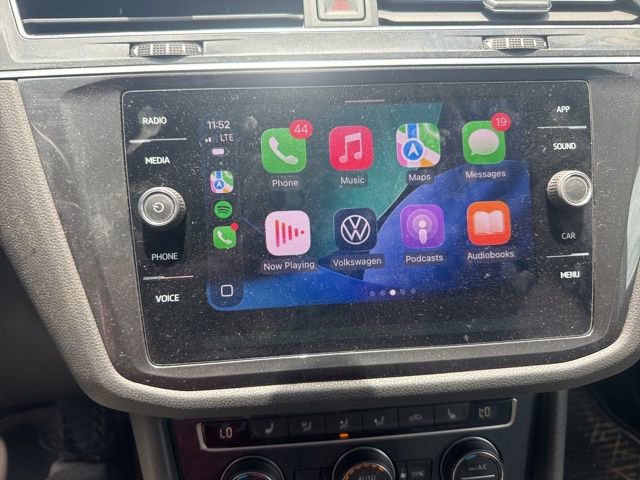 Used 2021 Volkswagen Tiguan SE w/ Panoramic Sunroof Package FWD image 11