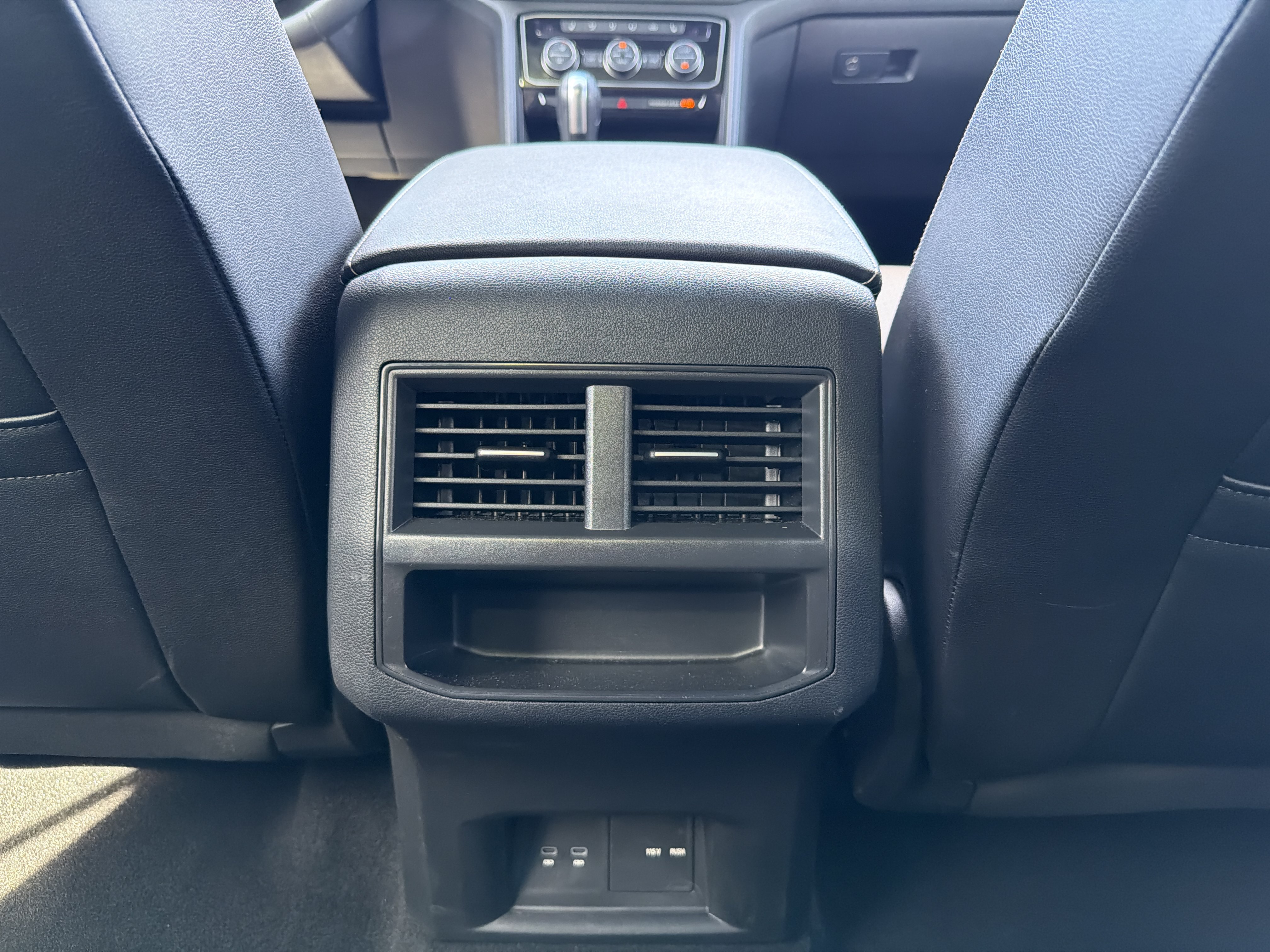 Certified 2023 Volkswagen Atlas Cross Sport SE w/ Panoramic Sunroof Package AWD/4WD image 27