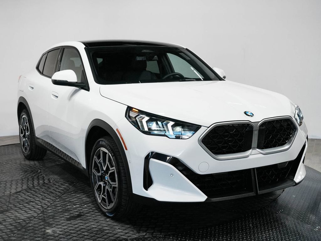 Used 2026 BMW X2 xDrive28i AWD/4WD image 3