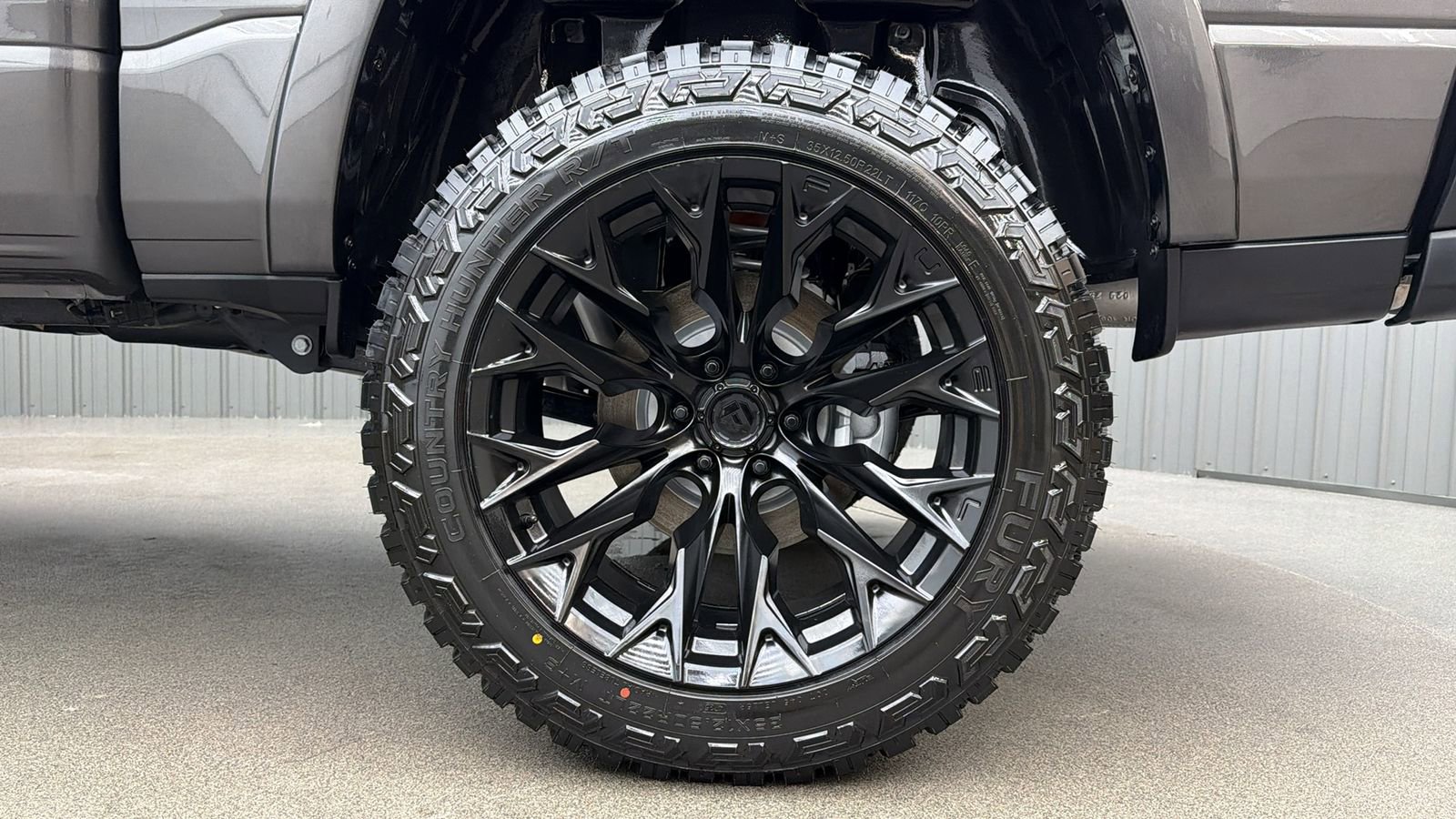 Used 2025 RAM 1500 Laramie w/ Sport Appearance Package AWD/4WD image 12