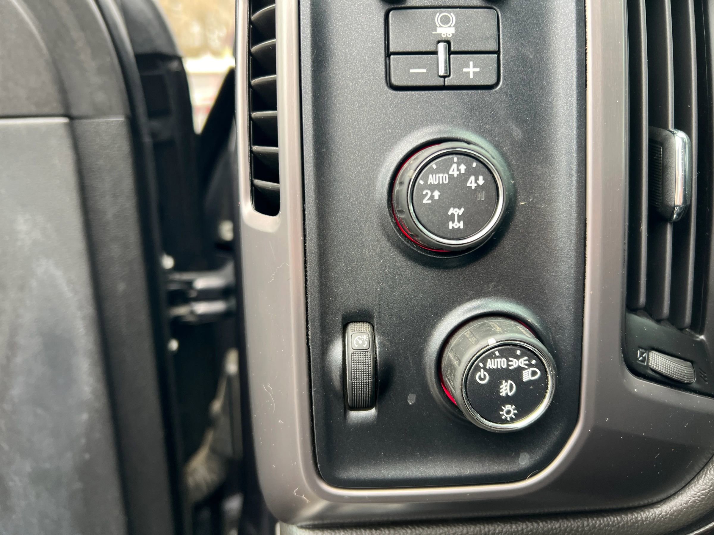 Used 2014 GMC Sierra 1500 SLT w/ All-Terrain Package image 12