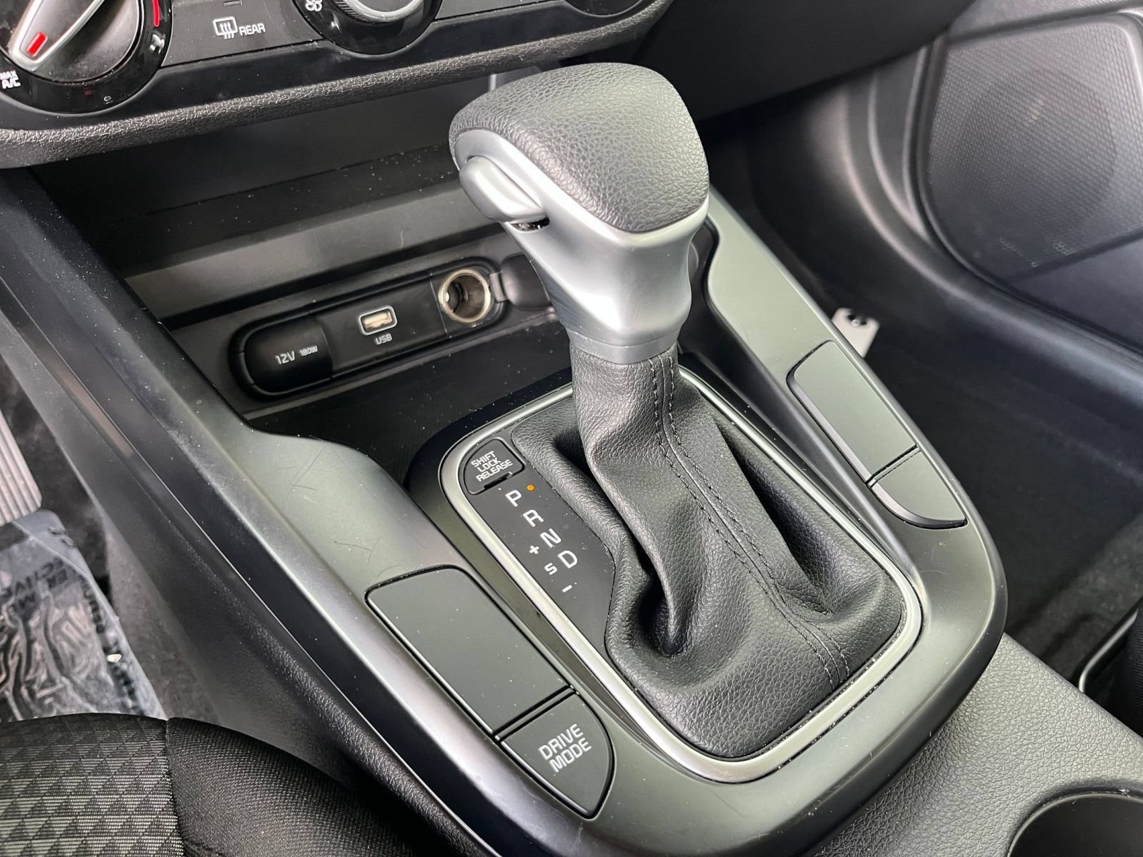 Used 2025 Kia Soul LX w/ LX Technology Package FWD image 38