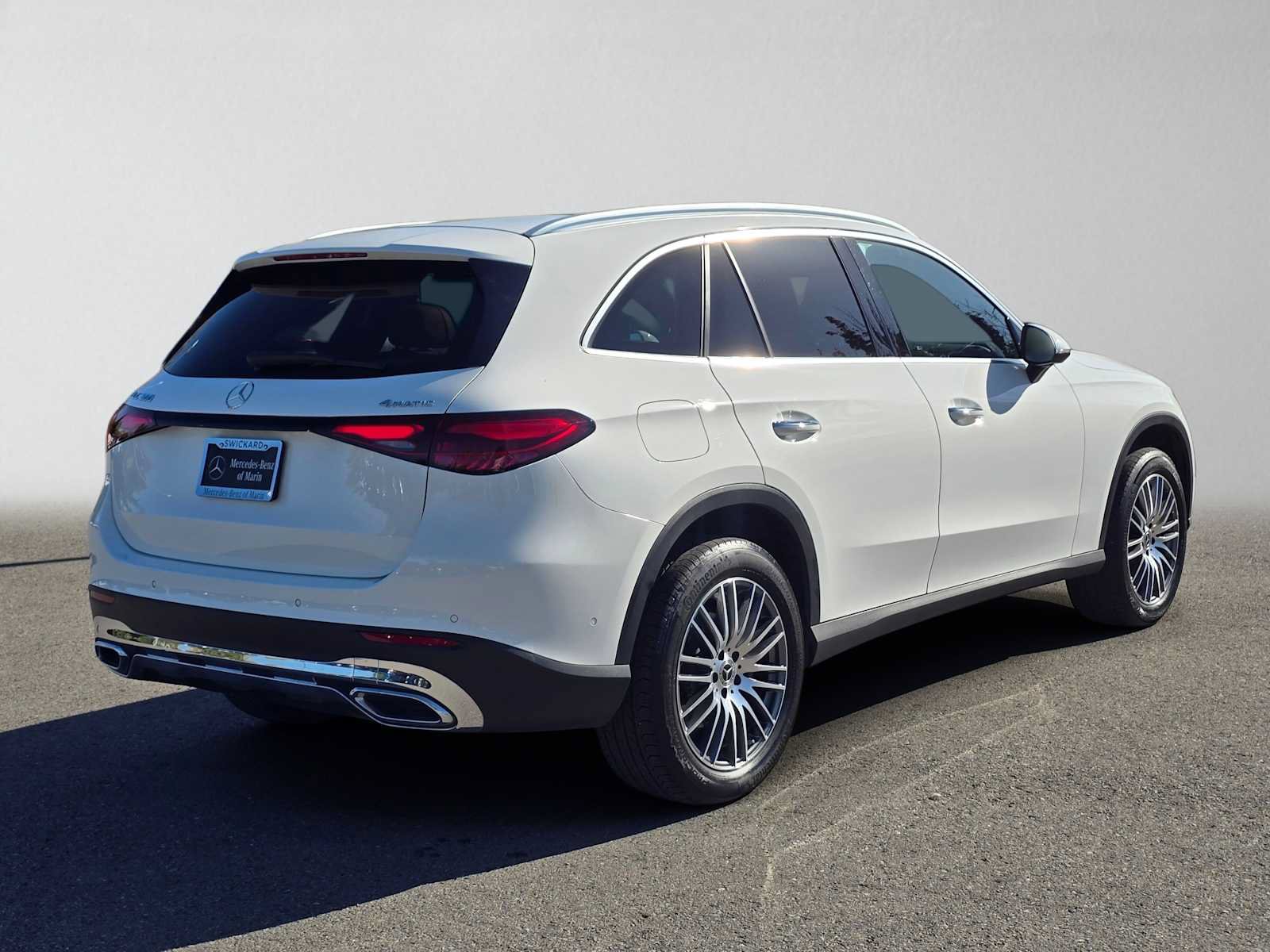 Used 2023 Mercedes-Benz GLC 300 4MATIC image 3