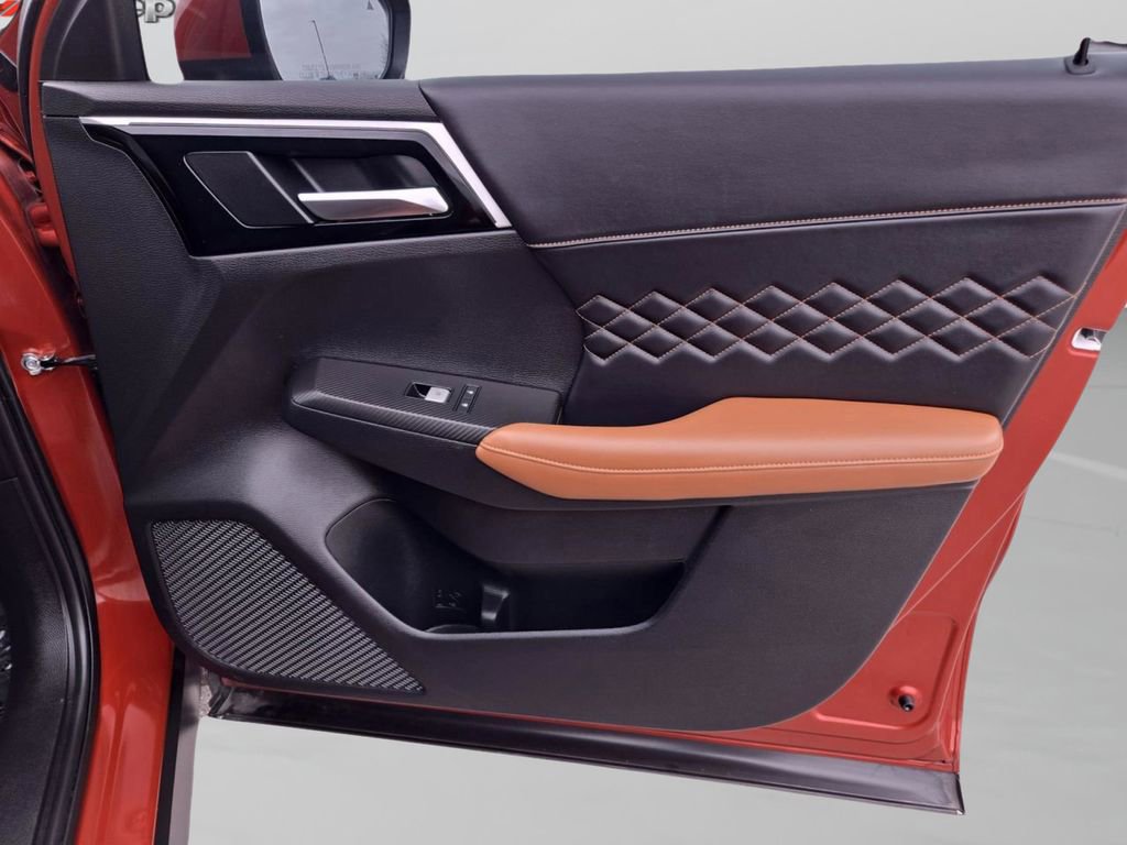 Used 2023 Mitsubishi Outlander SEL image 30