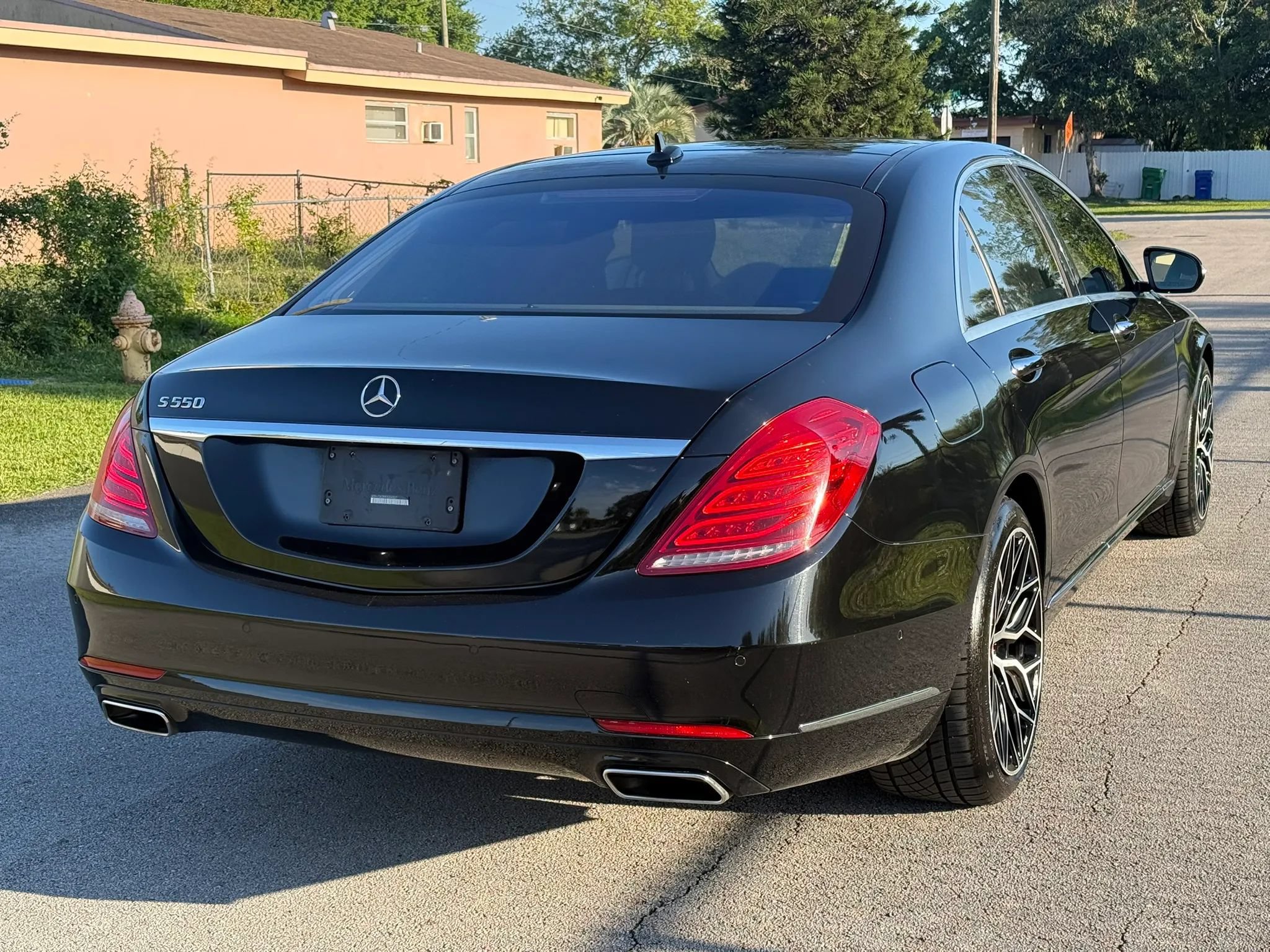 Used 2015 Mercedes-Benz S 550 Sedan image 3