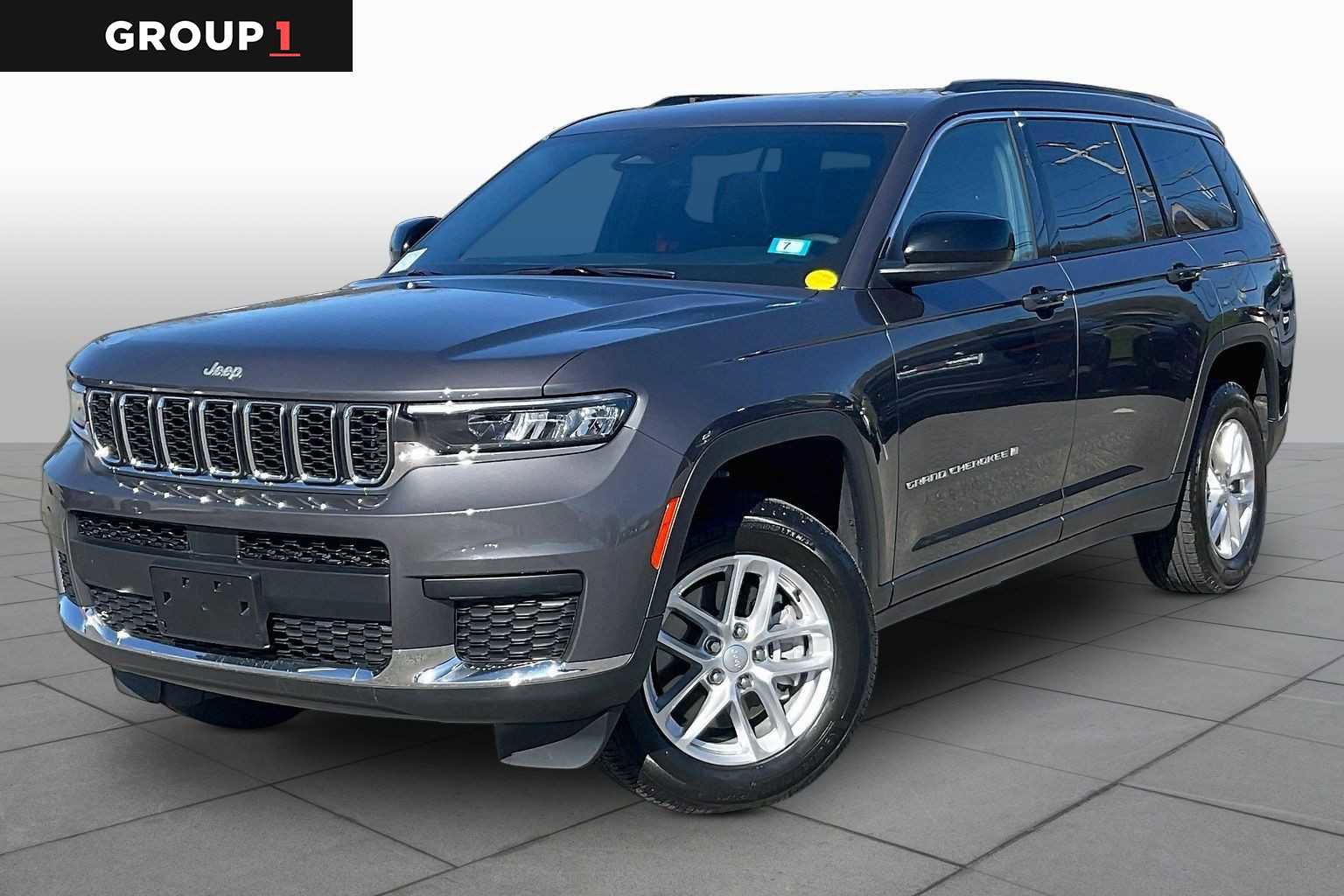 Used 2025 Jeep Grand Cherokee L Laredo AWD/4WD image 1