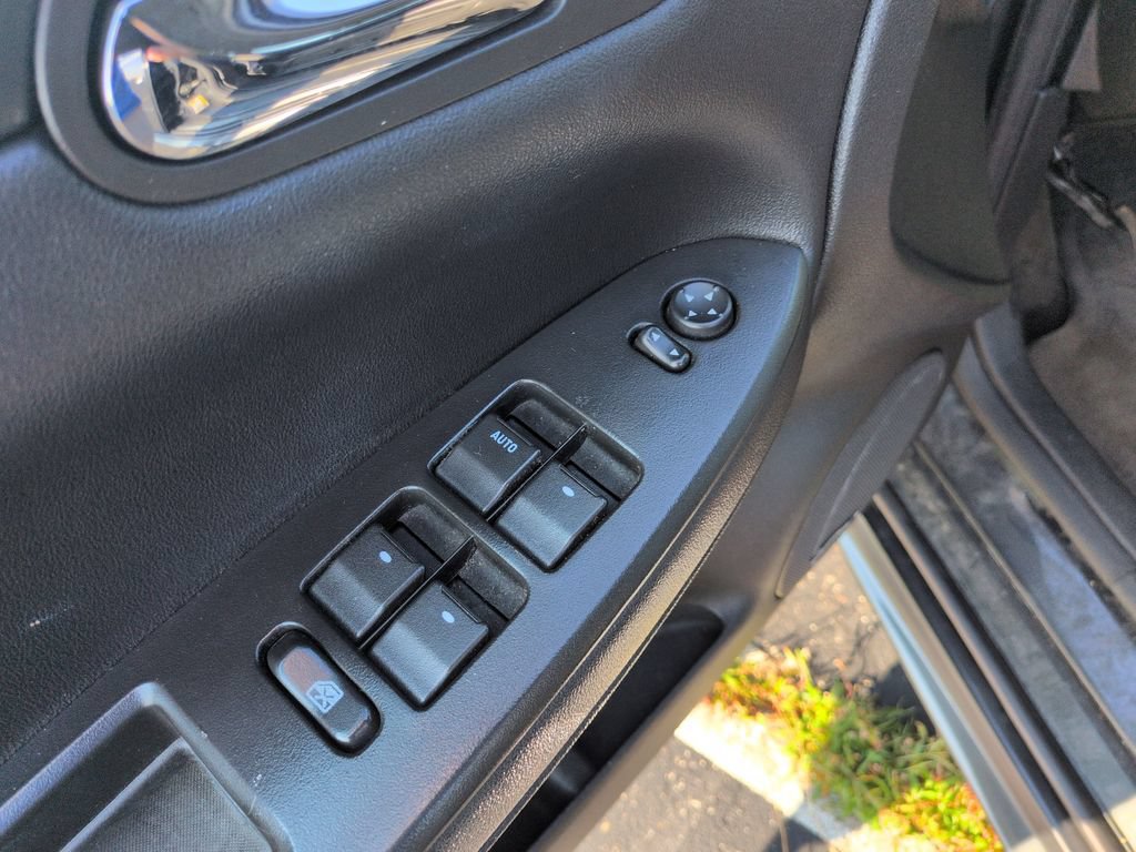 Used 2013 Chevrolet Impala LTZ FWD image 11