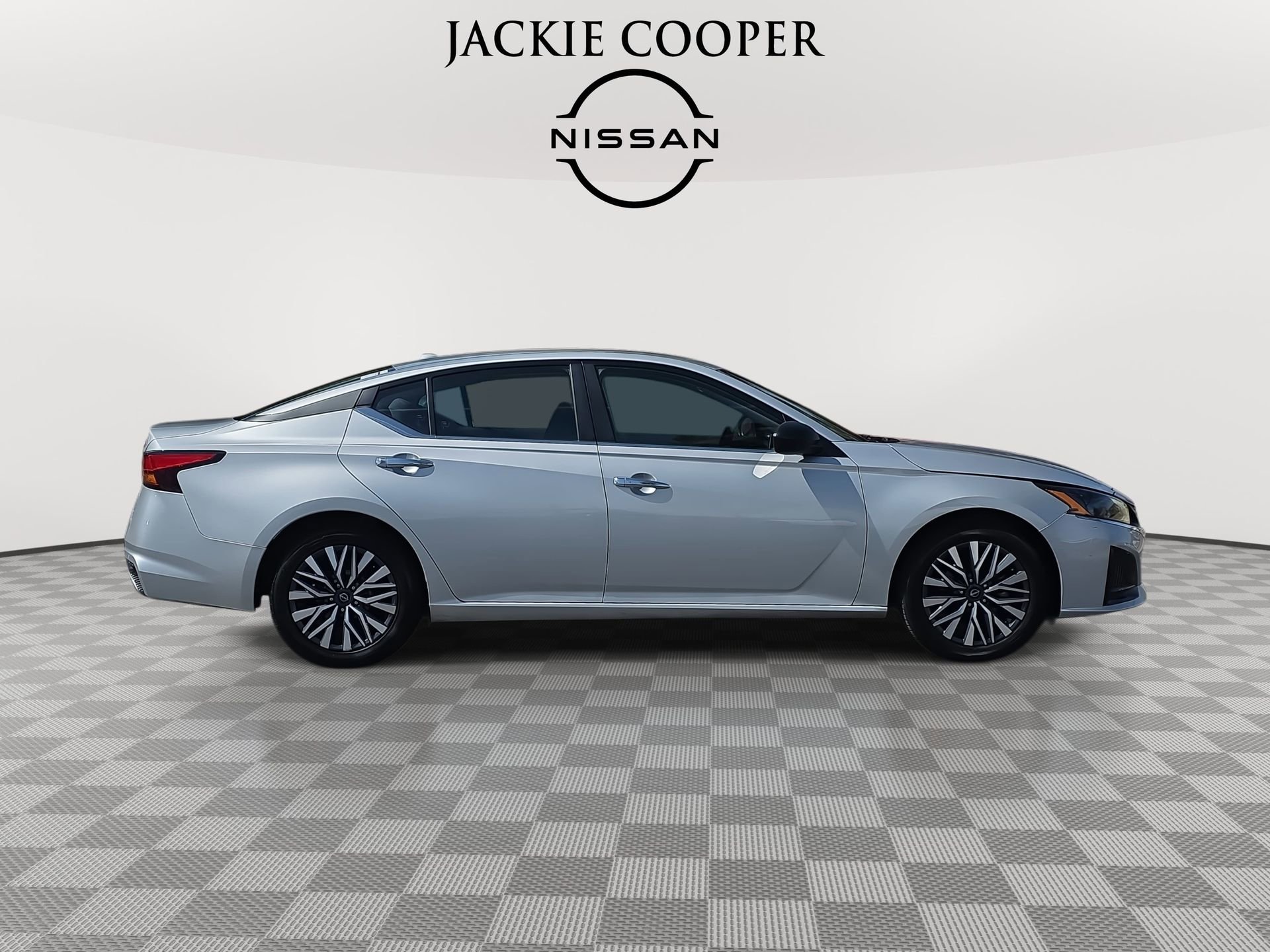 Certified 2024 Nissan Altima 2.5 SV image 4