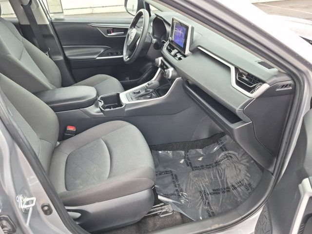 Used 2025 Toyota RAV4 XLE AWD/4WD image 5