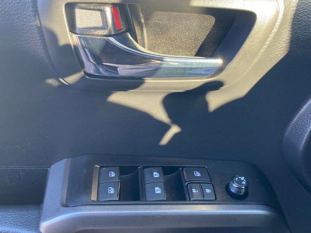 Used 2022 Toyota Tacoma TRD Off-Road image 21