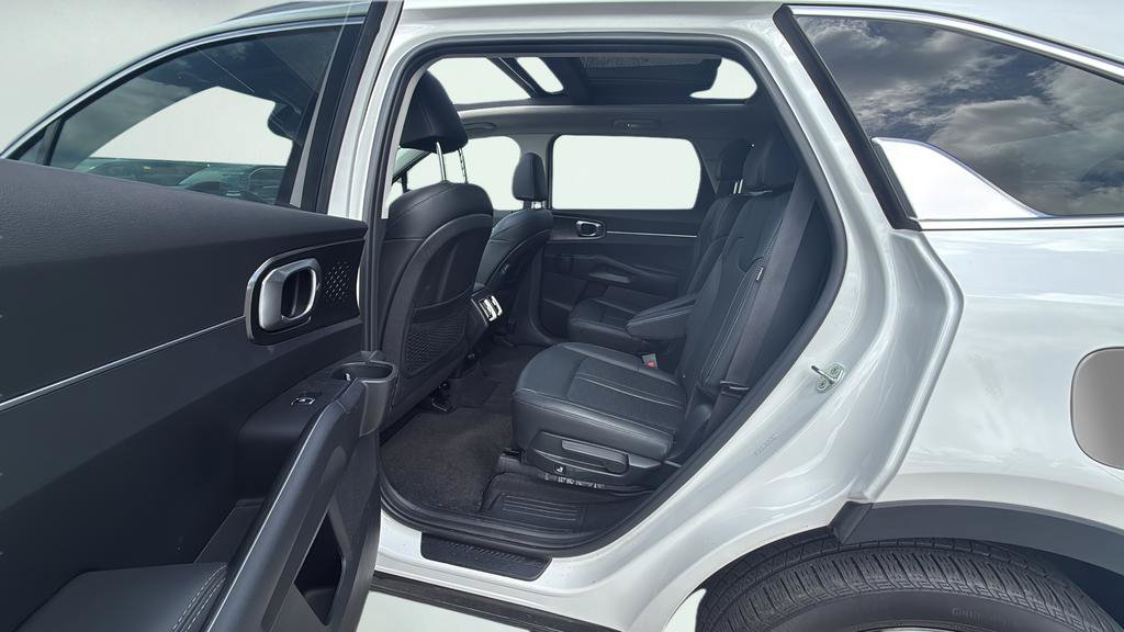 Used 2025 Kia Sorento EX w/ EX Panoramic Sunroof Package AWD/4WD image 34