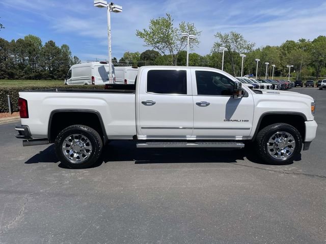 Used 2019 GMC Sierra 2500 Denali w/ Duramax Plus Package AWD/4WD image 34