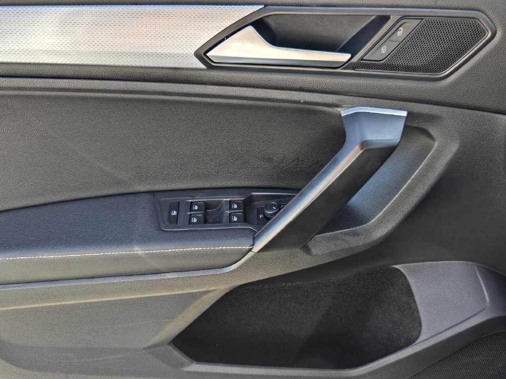 Certified 2023 Volkswagen Tiguan S FWD image 29