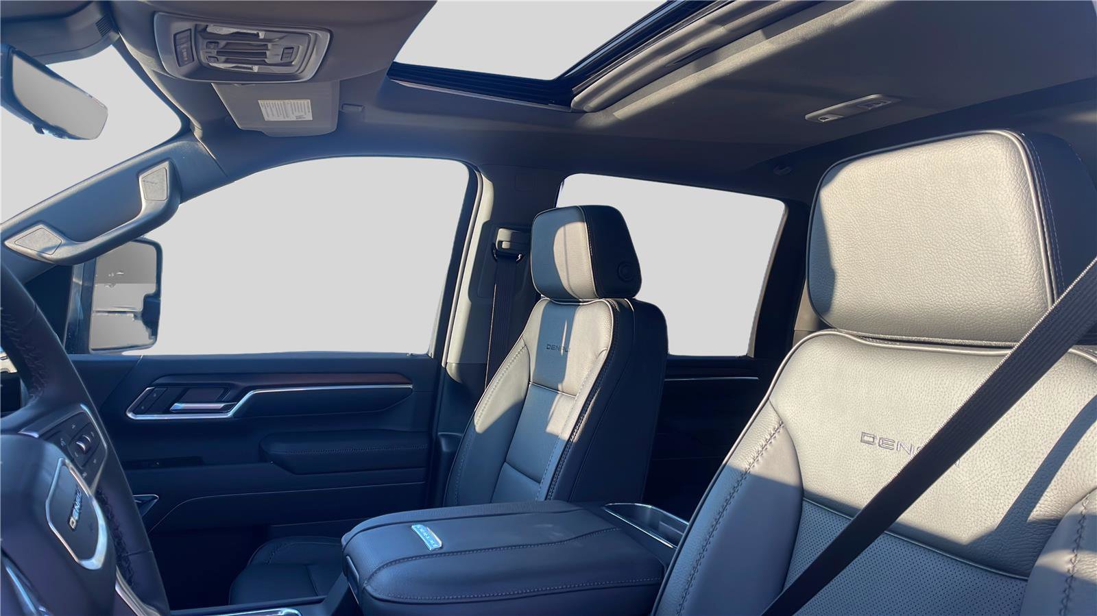 New 2026 GMC Sierra 2500 Denali w/ Denali Reserve Package image 16