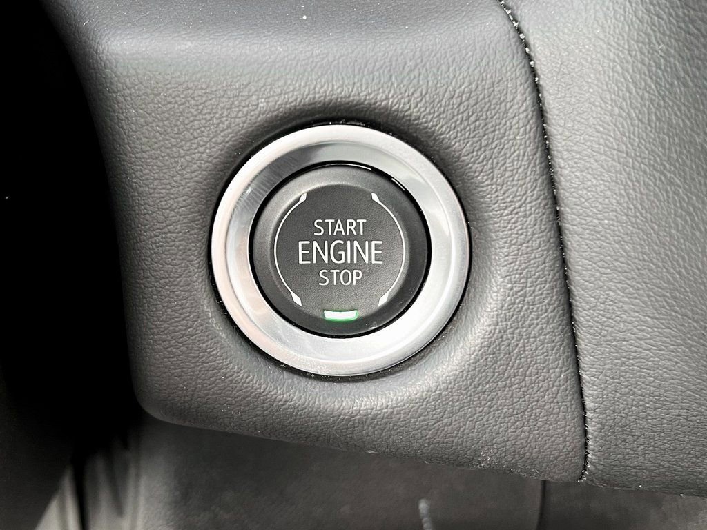 Used 2024 Chevrolet Suburban RST image 6