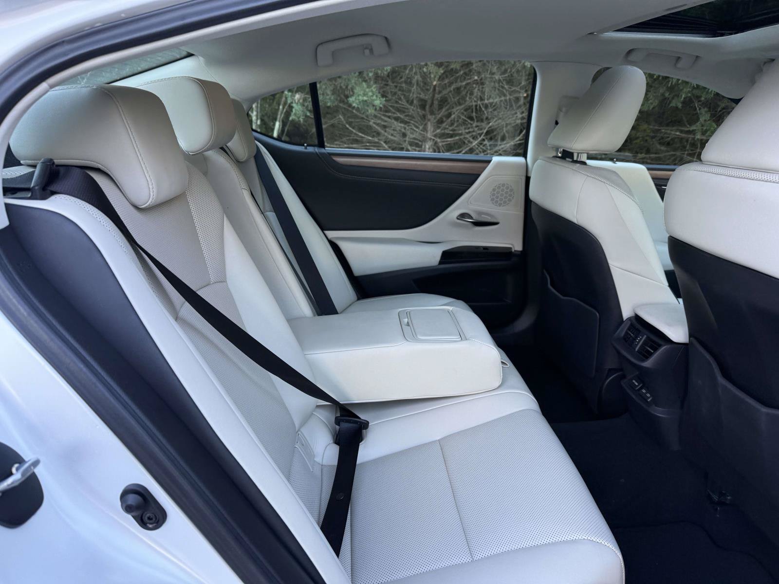 Used 2025 Lexus ES 350 w/ Premium Package FWD image 16