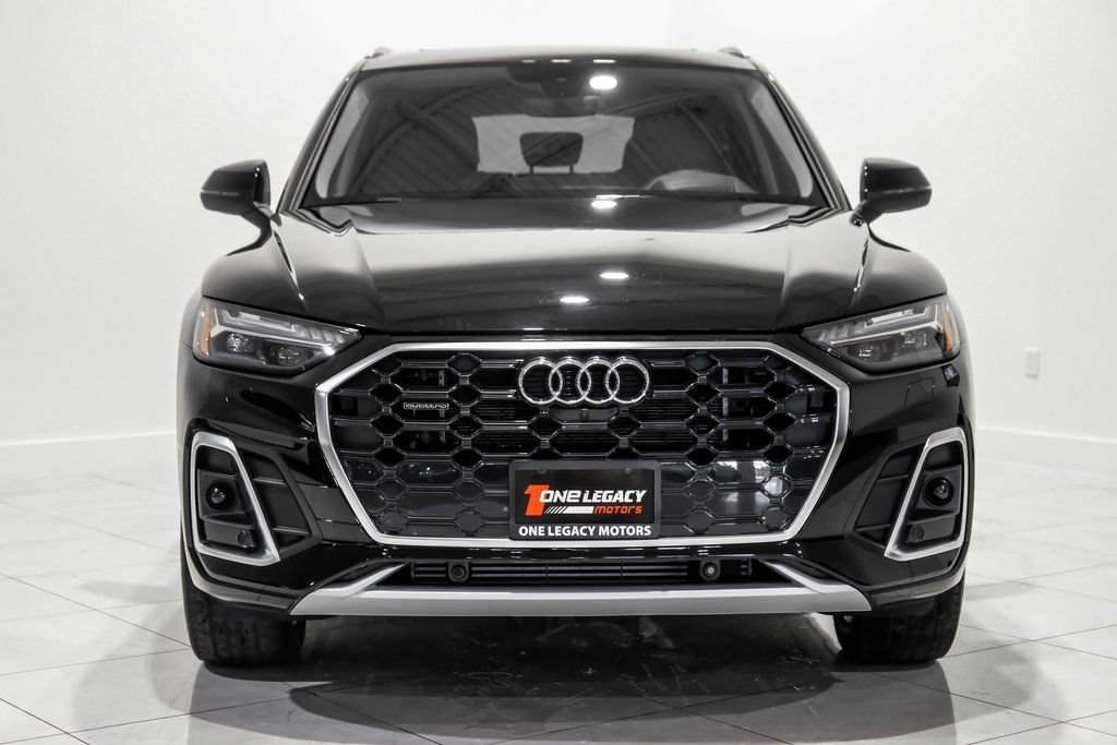 Used 2024 Audi Q5 e Prestige w/ Prestige Package image 2