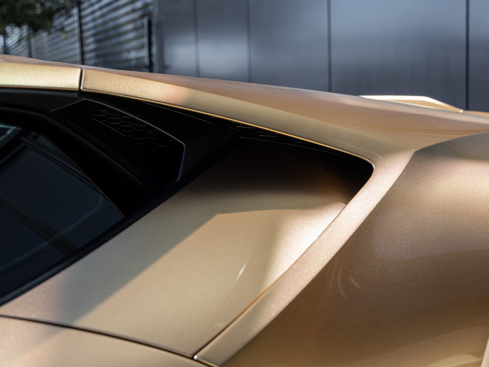 Used 2020 Lamborghini Huracan EVO image 25