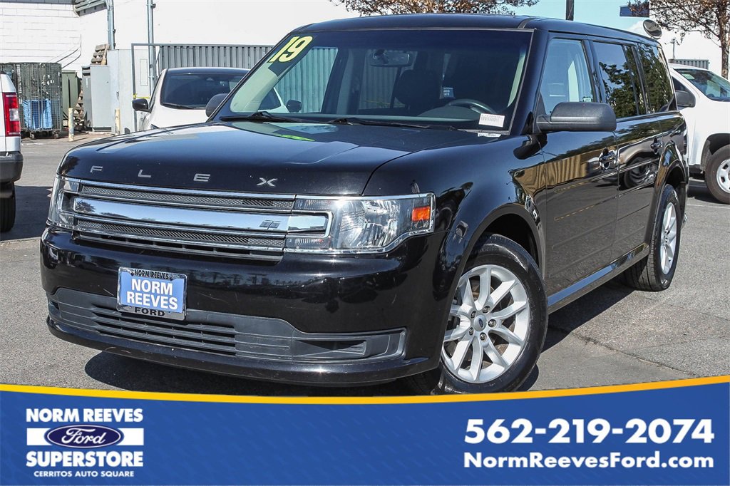 Used 2019 Ford Flex SE image 1
