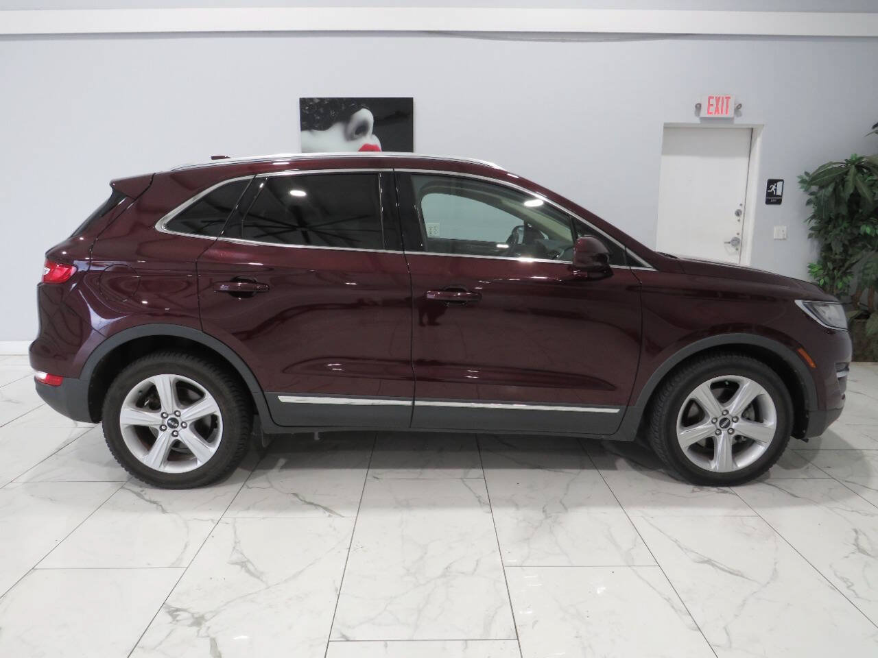 Used 2018 Lincoln MKC Premiere FWD image 2