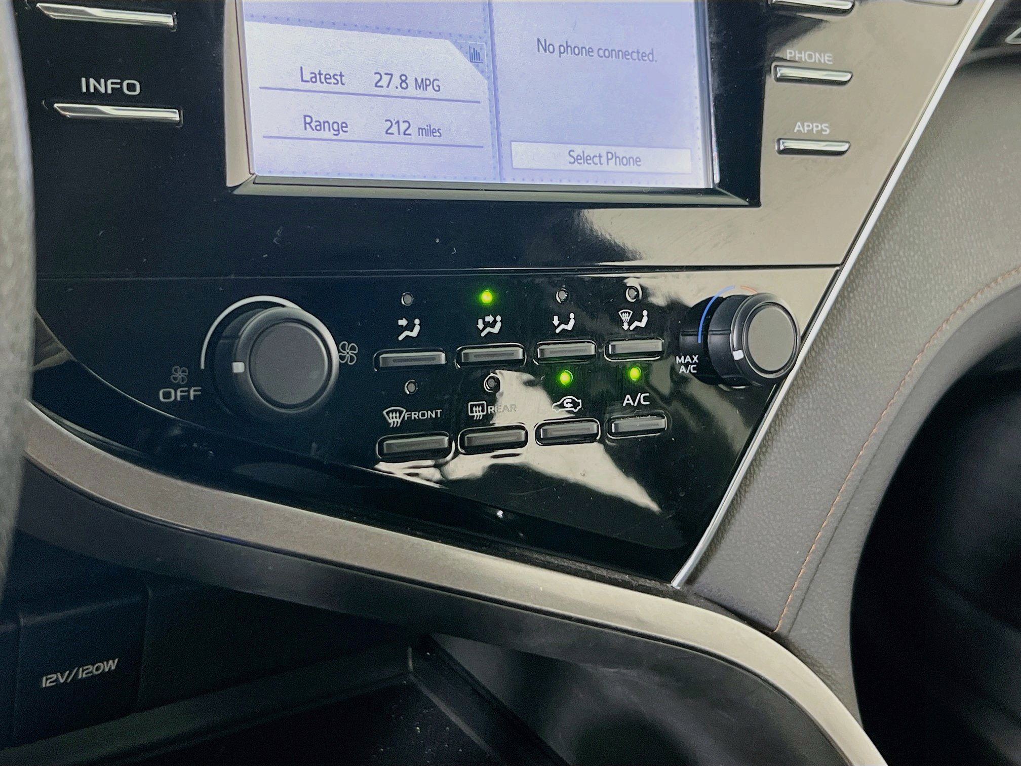 Used 2018 Toyota Camry LE w/ Protection Package (Q2) FWD image 15
